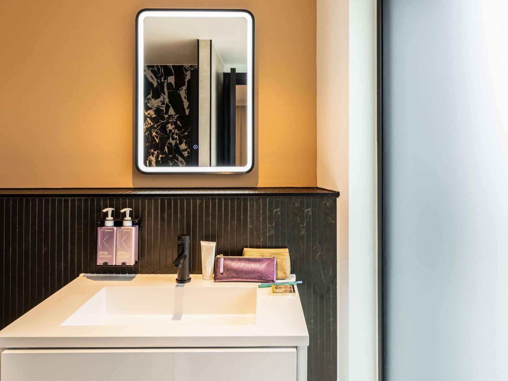 Tribe Manchester Airport By Accor Hale  Exterior photo