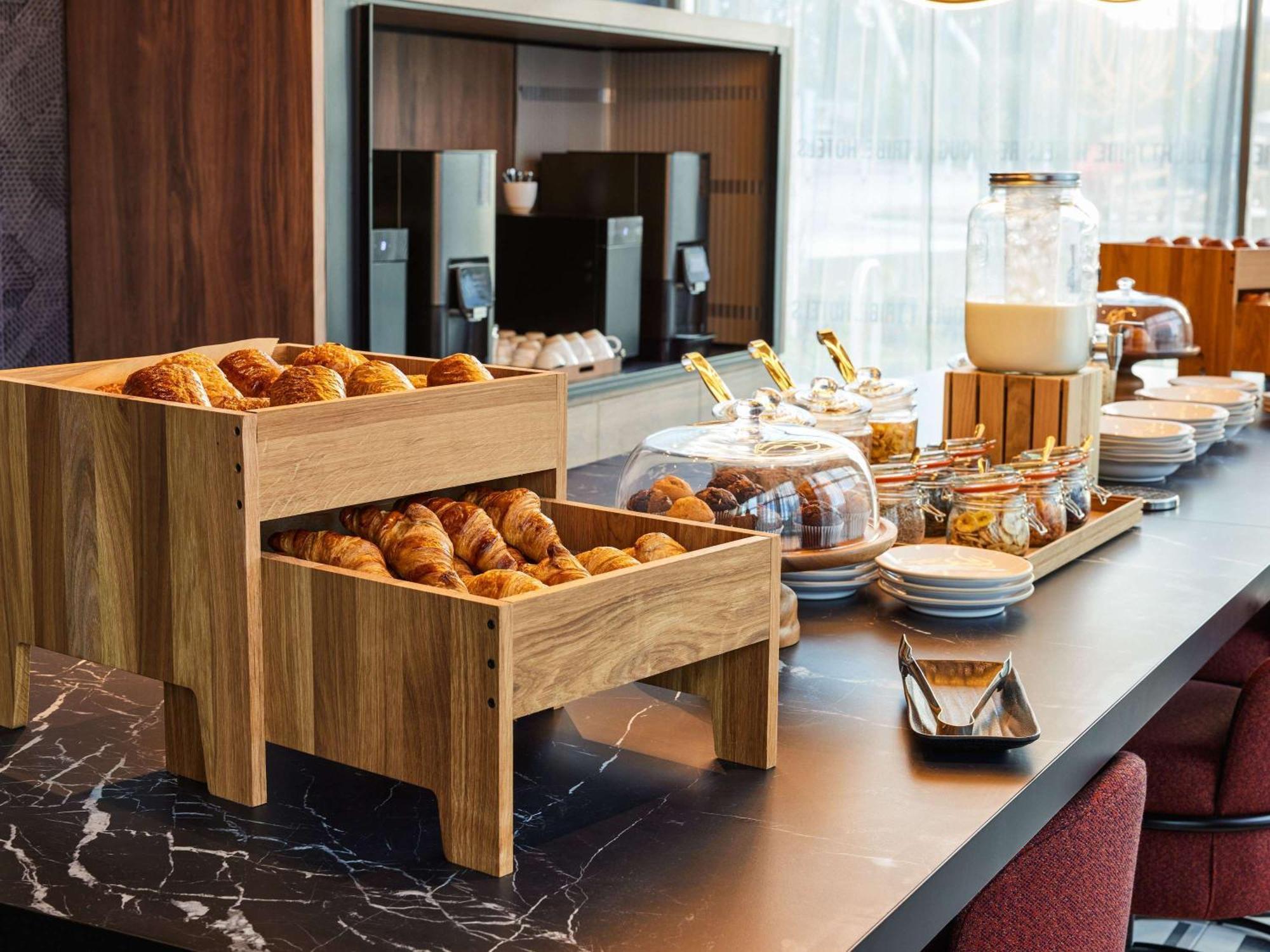 Tribe Manchester Airport By Accor Hale  Exterior photo